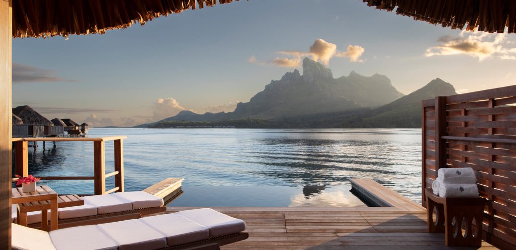 Review Four Seasons Bora Bora Resort