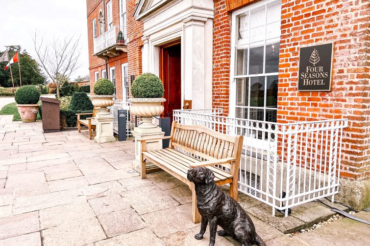 Four Seasons Hampshire Entrance