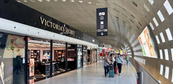 Paris Charles de Gaulle T2 Shops