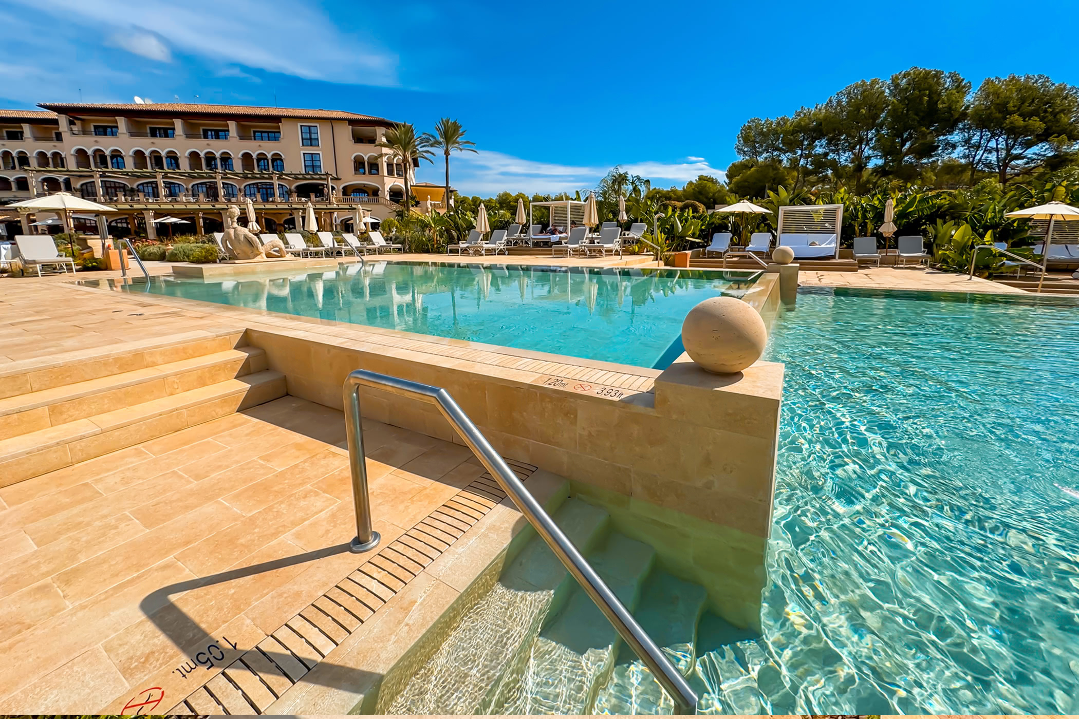 St. Regis Mardavall Mallorca Pool