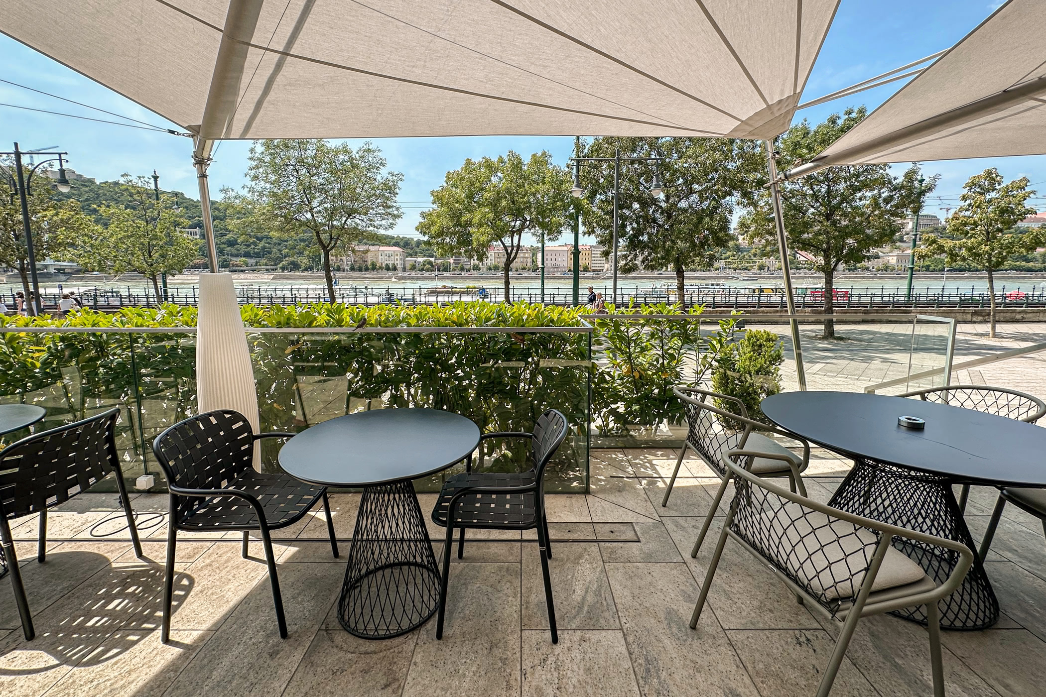 Budapest Marriot Club Lounge Terrace