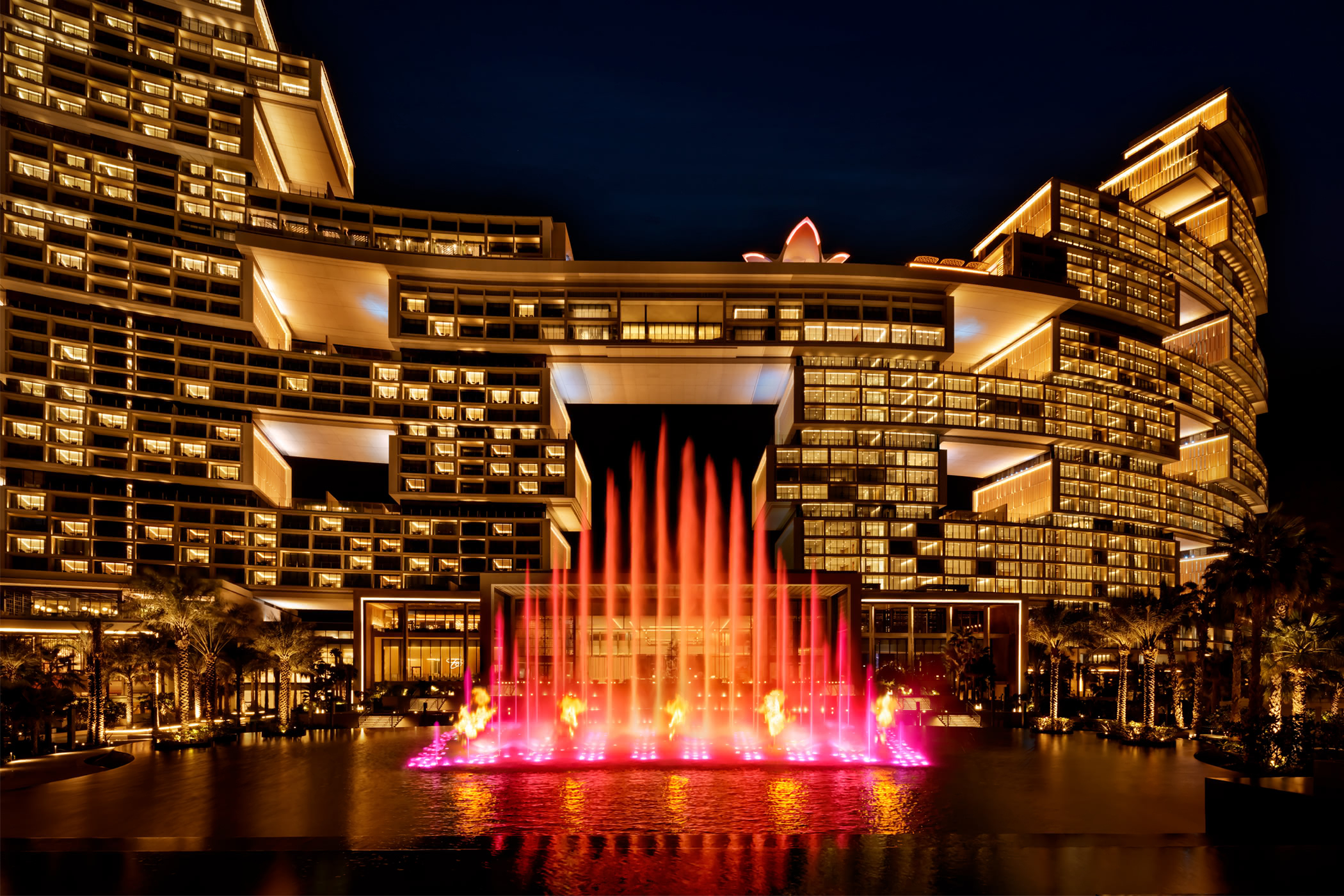 Atlantis The Royal Dubai Skyblaze Fountain