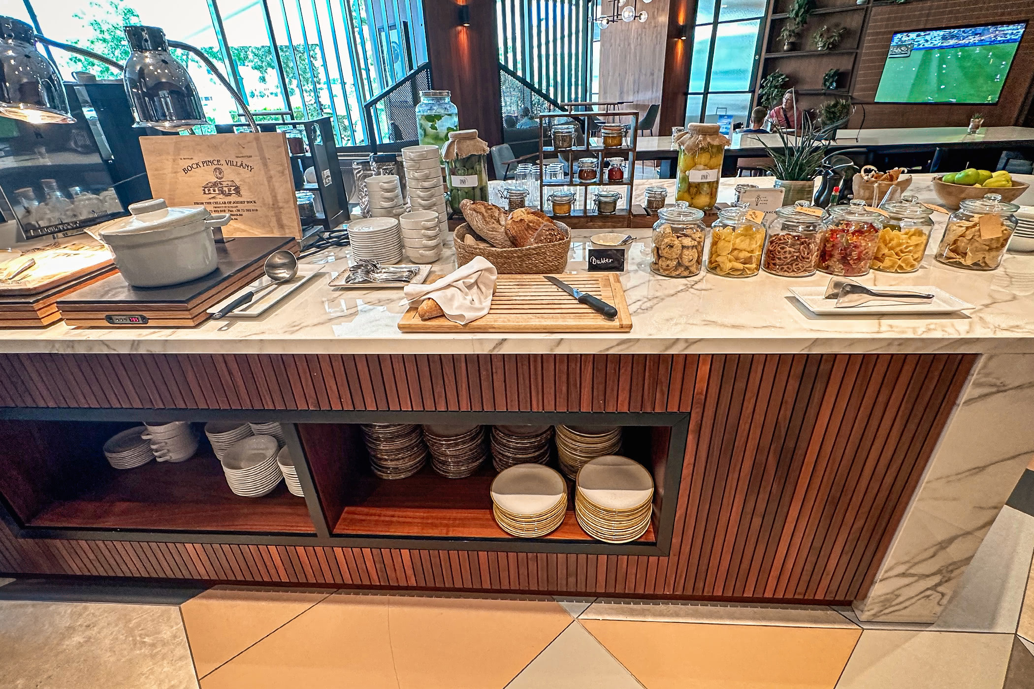 Budapest Marriott Hotel Club Lounge Buffet