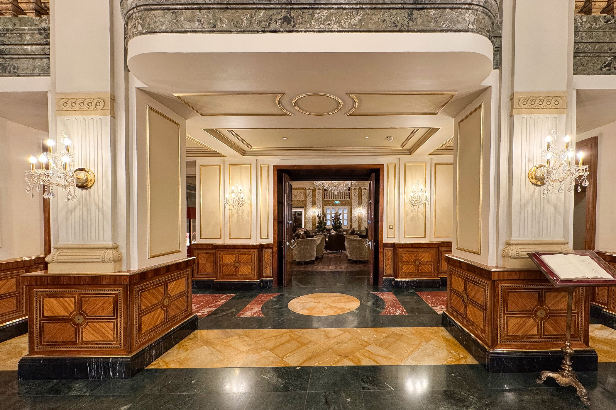 Hotel Imperial Vienna Lobby Through To Bar