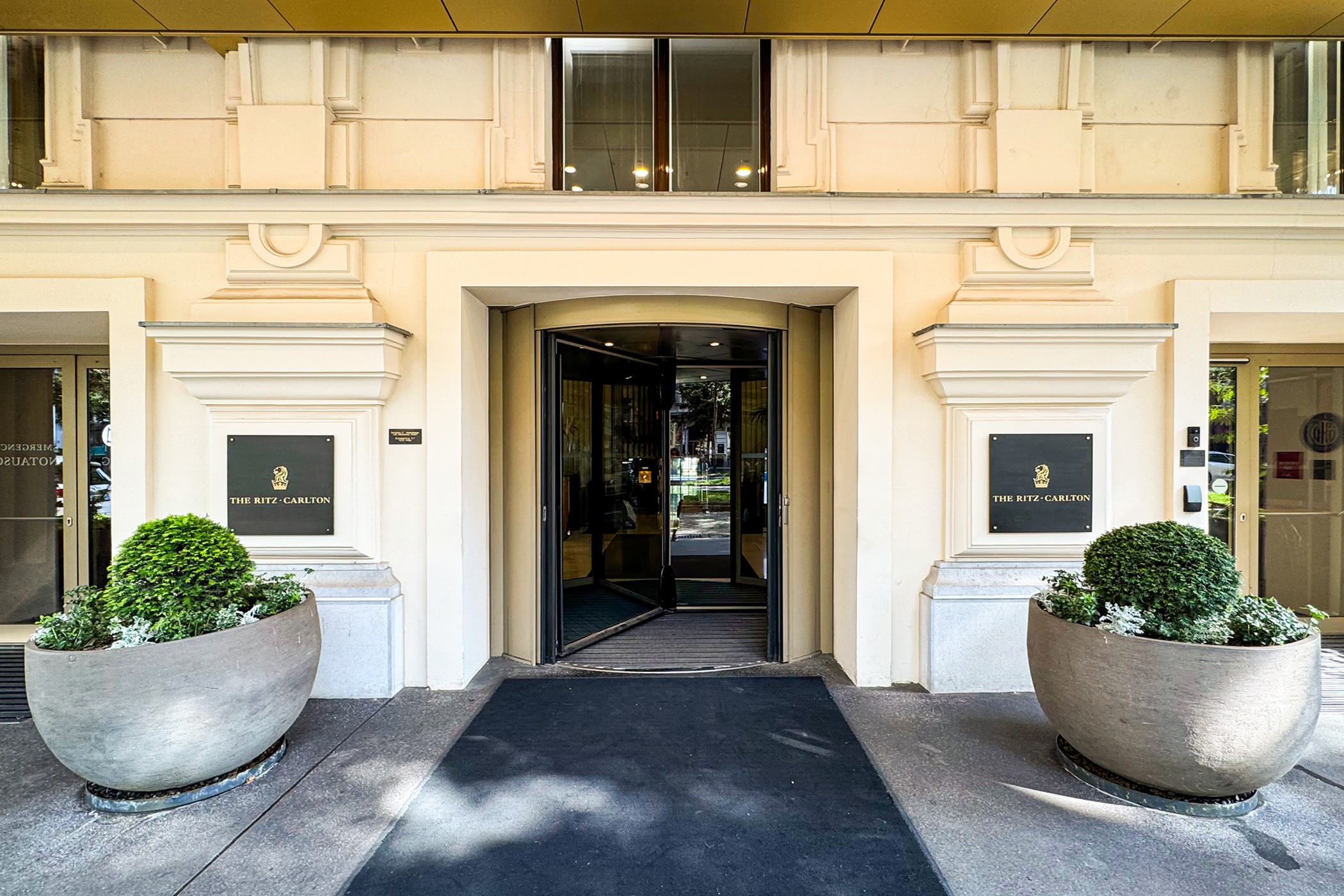 Ritz Carlton Vienna Exterior Entrance