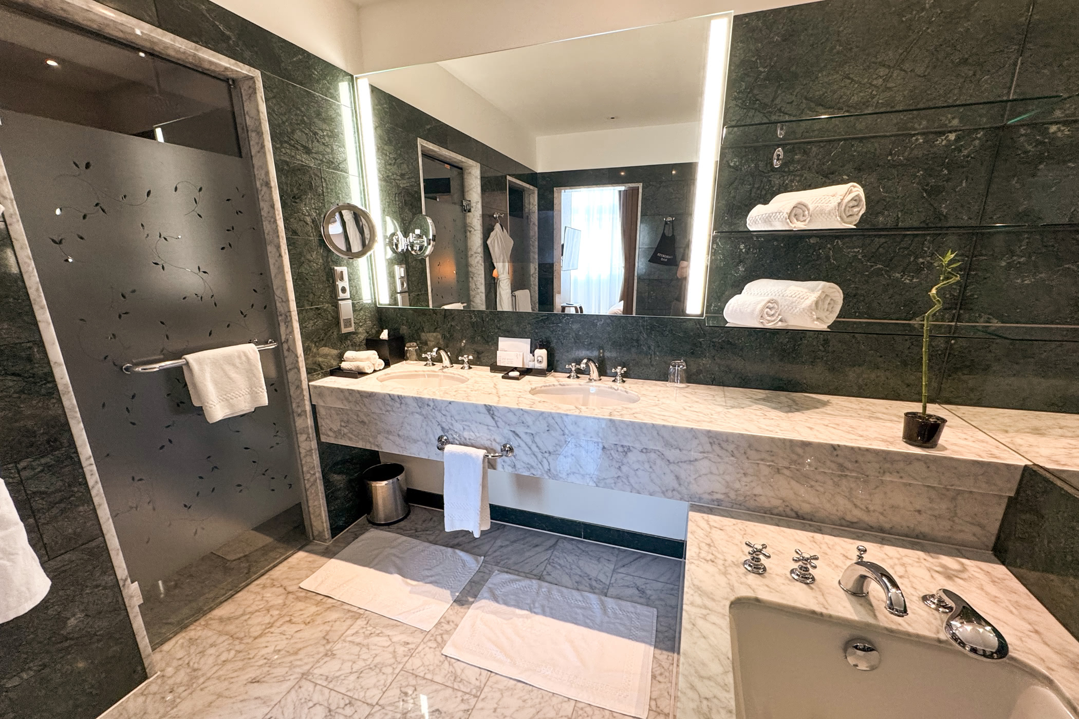 Ritz Carlton Vienna Suite Bathroom