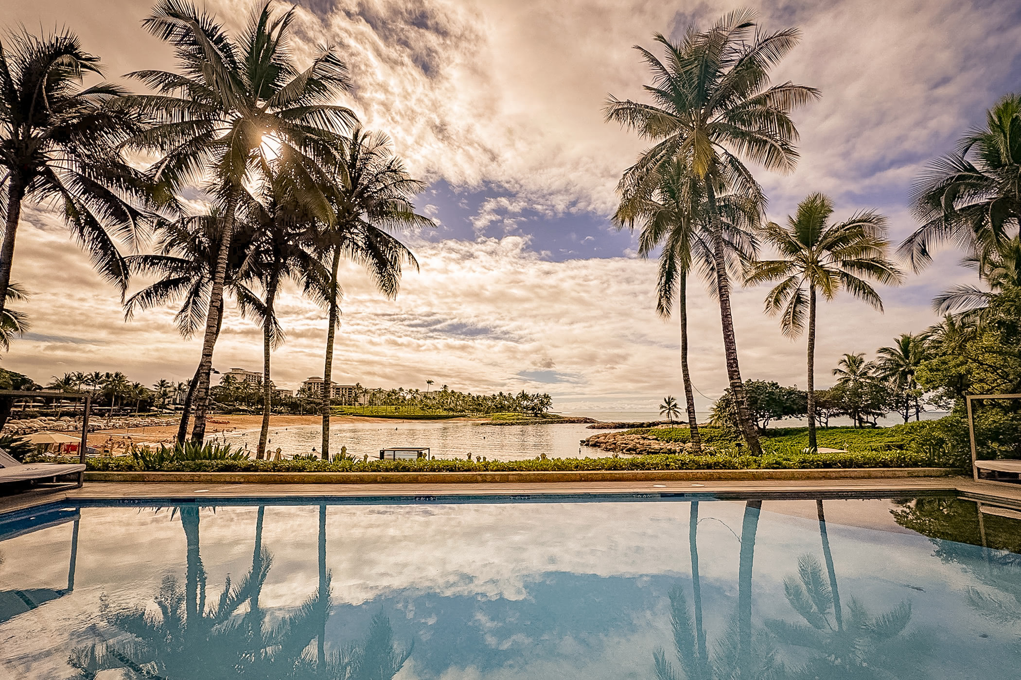 Four Seasons Oahu Beachfront Pool