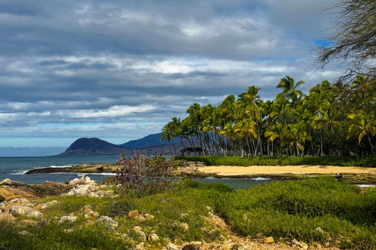 Four Seasons Oahu Surf Beaches Up The Coastline